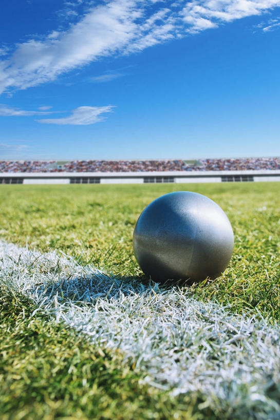 无人,体育馆,运动场,竖图,室外,特写,白天,正面,阴影,光线,影子,云,云朵,看台,云彩,运动器械,体育场,座位,一个,蓝色,白云,蓝天,天空,阳光,天,健身器械,晴朗,单个,健身器材,运动馆,坐位,铅球,晴空,彩图,运动器材