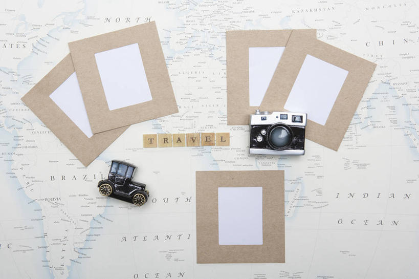 无人,横图,俯视,室内,特写,白天,游戏,道路,静物,地图,玩具,相机,一辆,信息,交通,玩,方向,娱乐,车,拍照,交通工具,休闲,益智,摄影,引导,指引,活动,发泄,消遣,智力,载具,拍立得,立拍得,一部,宣泄,玩具车,照相机,玩耍,嬉戏,彩图,高角度拍摄,照相,宝丽莱,导航