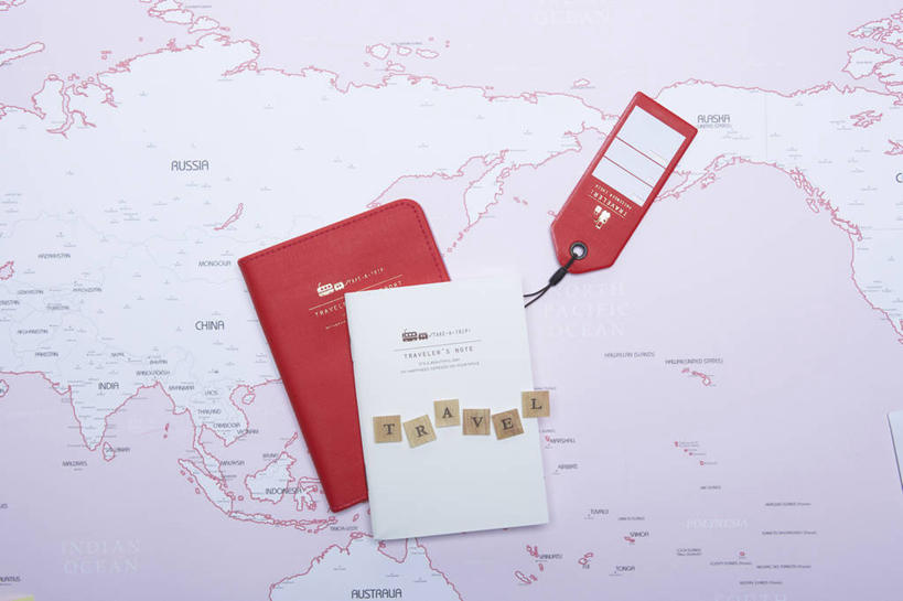 无人,横图,俯视,室内,特写,白天,海洋,静物,地图,英文,标志,文字,字符,字母,世界地图,陆地,标识,本子,摄影,国家,影棚,英文字母,护照,证明,大陆,世界,通行,大洋洲,身份,版图,彩图,高角度拍摄,影棚拍摄,拍摄