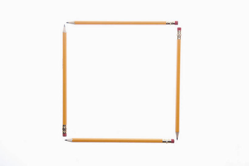 无人,横图,俯视,室内,特写,白天,白色背景,静物,一排,整齐,笔,办公用品,文具,排列,黄色,铅笔,学习用品,四支,摄影,影棚,文具用品,队列,彩图,高角度拍摄,影棚拍摄,拍摄