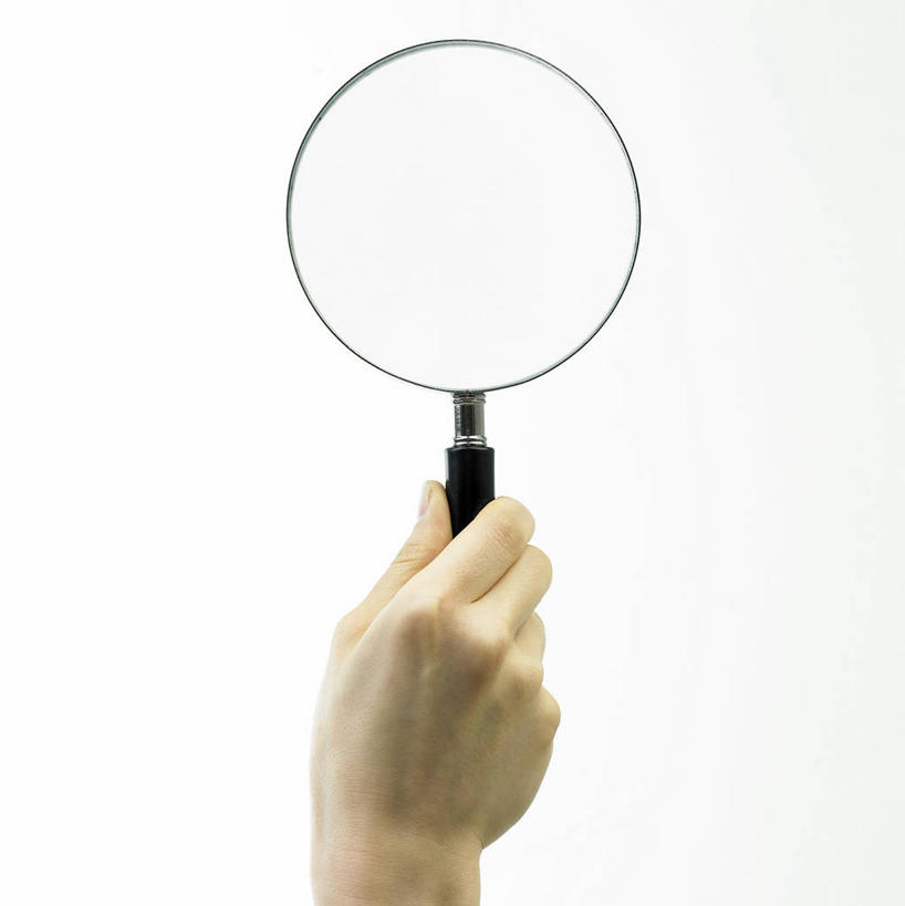 东方人,手,一个人,商务人士,商务女性,竖图,室内,特写,白天,白色背景,正面,仪器,亚洲,仅一个年轻女性,仅一个女性,仅一个人,握,套装,检查,反射,分析,科学,放大镜,拿,拿着,黄种人,观察,手部,清晰,探索,握着,摄影,影棚,放大,观看,单手,仔细,透镜,凸透镜,聚焦,关注,商务装,工薪阶层,光学,清楚,年轻女性,女人,女性,亚洲人,白领,上班族,半身,彩图,影棚拍摄,拍摄