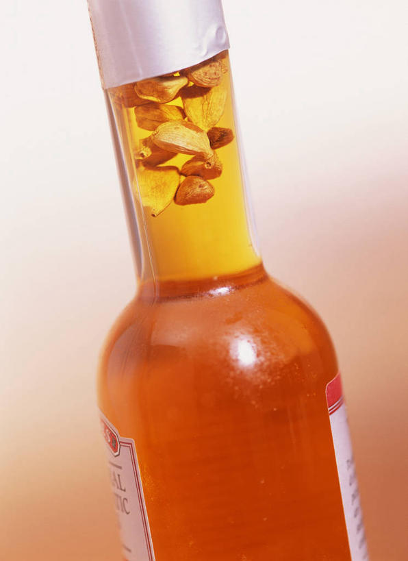 无人,竖图,室内,特写,白天,正面,罐子,食用油,油,玻璃制品,一个,玻璃瓶,瓶子,香油,摄影,影棚,单个,植物油,彩图,影棚拍摄,拍摄,芝麻油