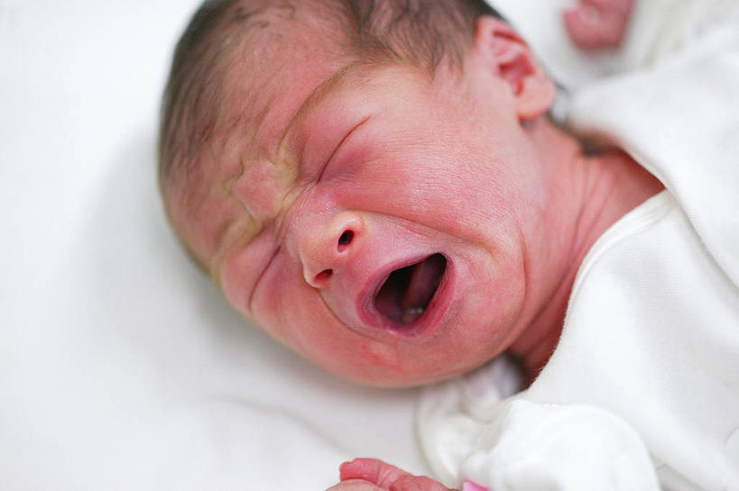 东方人,婴儿,儿童,脸,头,脸颊,一个人,躺,闭眼,哭,横图,俯视,室内,特写,白天,婴儿服装,纯洁,机器,亚洲,仅一个人,医学,黄种人,设备,小孩,张嘴,可爱,眼泪,活泼,医疗,医疗设备,泪水,宝宝,医疗器械,医疗工具,张大嘴巴,纯真,烂漫,无邪,检测工具,保育箱,婴儿保育箱,卧着,伶俐,天真,亚洲人,孩子,头部,脸部,脸蛋,面部,张开嘴,闭眼睛,闭着眼,闭着眼睛,躺着,卧,半身,彩图,高角度拍摄,婴儿服,哭泣,哭啼,培养箱,婴儿培养箱