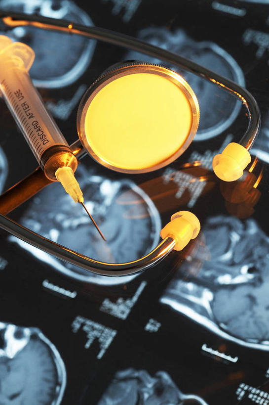 无人,竖图,俯视,x光片,室内,特写,白天,静物,阴影,朦胧,模糊,反射,辐射,科学,医学,影子,听诊器,针管,针筒,注射,医疗,医疗设备,注射器,科学技术,x射线,医疗器械,x光,医疗工具,检测工具,彩图,高角度拍摄,电磁波,电磁辐射