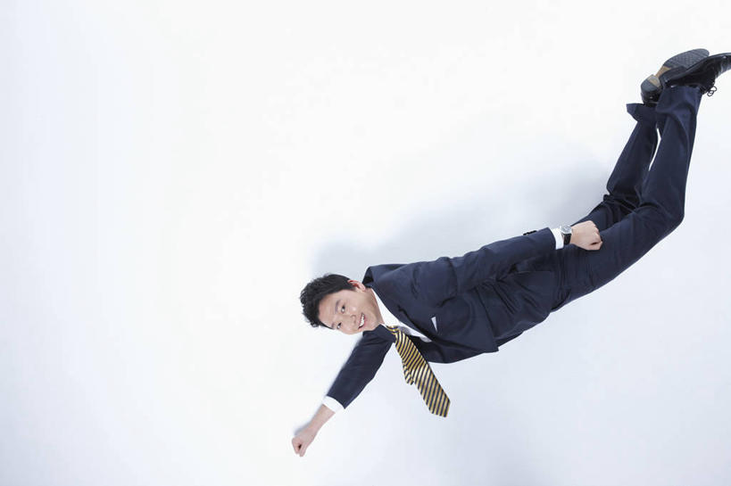 东方人,一个人,商务人士,商务男性,横图,室内,白天,白色背景,侧面,衬衫,亚洲,仅一个男性,仅一个人,飞翔,套装,飞行,领带,翱翔,扭头,注视,黄种人,飞,仅一个年轻男性,观察,看,转头,模仿,摄影,影棚,观看,正义,察看,模拟,象征,庄重,关注,商务装,身份,超人,工薪阶层,正式,地位,超级英雄,英雄,超能力,公理,仿照,男人,男性,年轻男性,亚洲人,白领,上班族,彩图,全身,影棚拍摄,衬衣,拍摄
