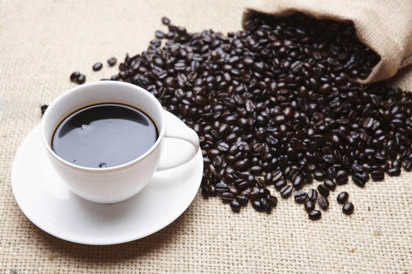 咖啡,无人,横图,俯视,室内,特写,白天,幸福,植物,餐桌,桌子,豆,杯子,餐具,袋子,一堆,许多,阴影,堆叠,堆积,反射,瓷器,碟子,盘,影子,豆类,豆子,咖啡杯,陶瓷制品,很多,麻袋,娱乐,饮料,盘子,容器,碟,咖啡豆,享受,休闲,温馨,放松,乐趣,餐台,储藏,堆,提神,舒适,储存,瓷杯,醒脑,豆科,咖啡拉花,软饮料,咖啡因,花式咖啡,彩图,高角度拍摄,贮存