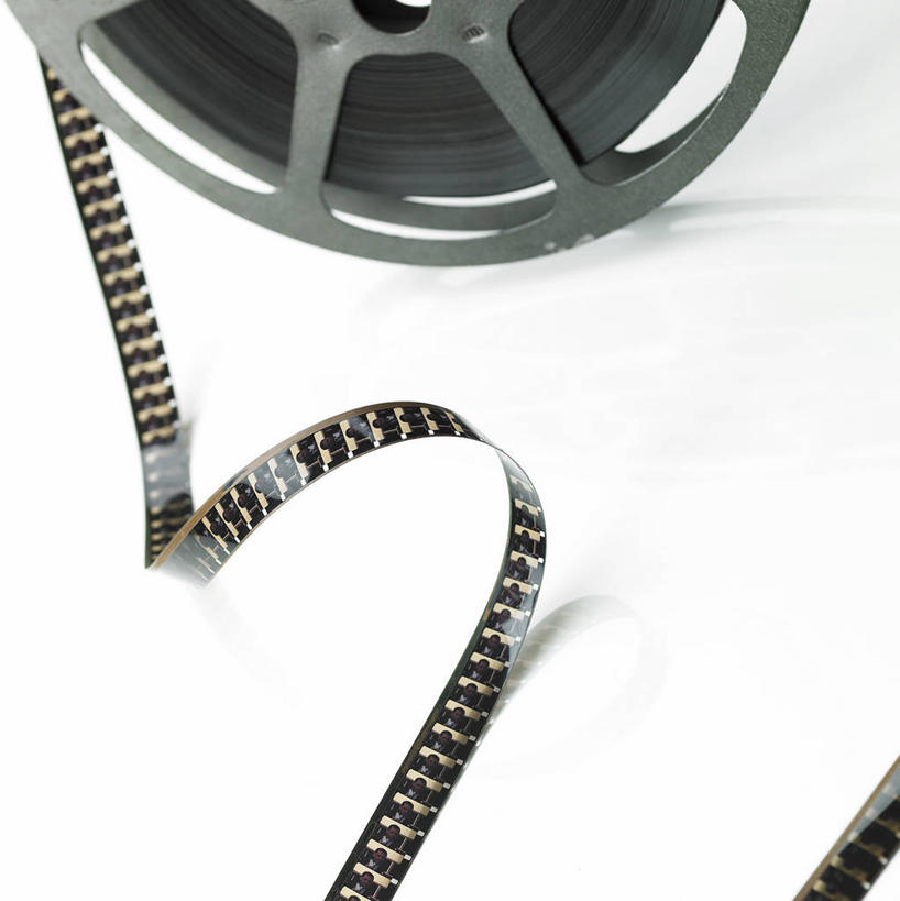 无人,竖图,俯视,照片,室内,特写,白天,白色背景,静物,阴影,反射,影子,一个,摄影,影棚,单个,底片,胶片,电影胶片,电影胶片盘,胶片盘,菲林,相片,彩图,高角度拍摄,影棚拍摄,拍摄,照相,胶卷