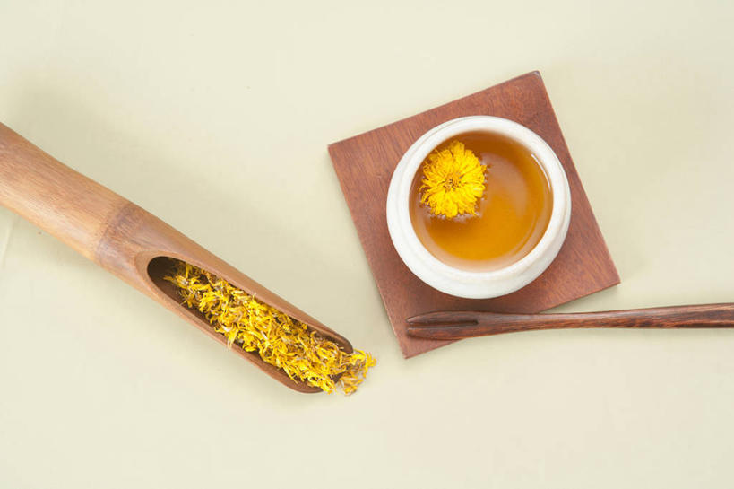 点心,无人,横图,俯视,室内,特写,白天,白色背景,幸福,茶,杯子,餐具,阴影,盛开,反射,碟子,盘,影子,陶瓷,茶叶,料理,食品,包子,叉烧包,面点,陶瓷制品,饮品,花蕾,娱乐,叉烧,馒头,美食,花,花瓣,花朵,鲜花,食物,一朵,盘子,水杯,碟,花茶,花苞,花蕊,享受,休闲,温馨,中式,放松,乐趣,保健,养生,摄影,影棚,花草茶,舒适,香花茶,香片,熏花茶,茶杯,彩图,高角度拍摄,影棚拍摄,拍摄