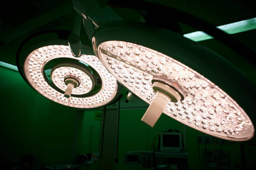 无人,医院,横图,室内,白天,正面,照明,灯光,灯,灯具,照亮,手术,手术室,照明设备,无影灯,医疗机构,彩图,病院,诊所