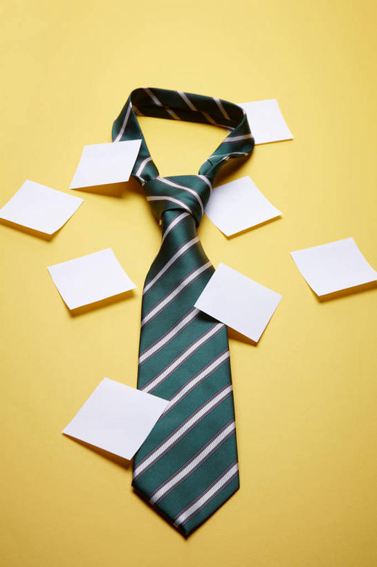 无人,竖图,俯视,室内,特写,白天,静物,一根,阴影,黄色背景,反射,粘性,影子,办公用品,便利贴,便签,领带,文具,摄影,影棚,办公设备,文具用品,记事,象征,庄重,身份,快捷,文化工具,正式,地位,方便,N次贴,便条贴,告诉贴,即时贴,便贴纸,彩图,高角度拍摄,影棚拍摄,拍摄