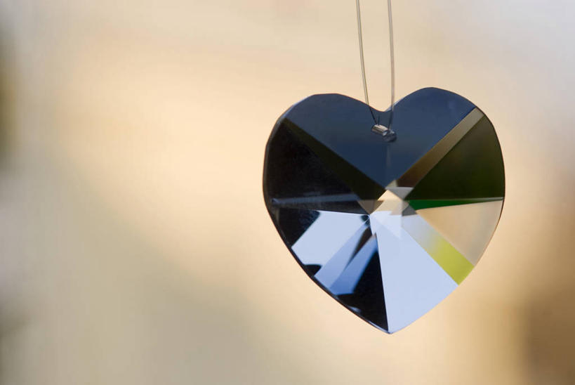 无人,横图,室内,特写,白天,正面,爱情,奢侈,静物,项链,珠宝,爱心,矿石,浪漫,钻石,装饰品,饰品,首饰,温暖,温馨,心形,恩爱,摄影,影棚,金刚石,昂贵,坚硬,贵重,和睦,宝石,坚定,信念,约定,宝贵,心型,彩图,影棚拍摄,拍摄,融洽