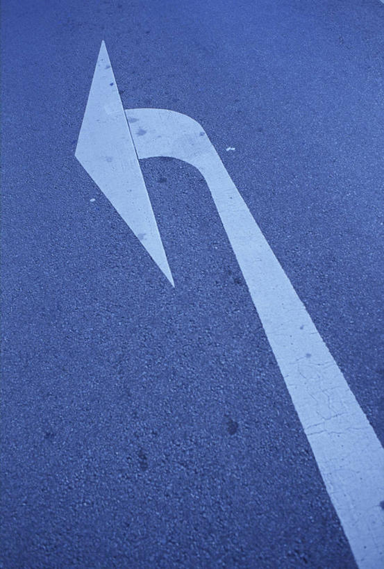 无人,竖图,俯视,室外,特写,白天,道路,路,公路,静物,交通,方向,箭头,指向,簇,马路,彩图,高角度拍摄