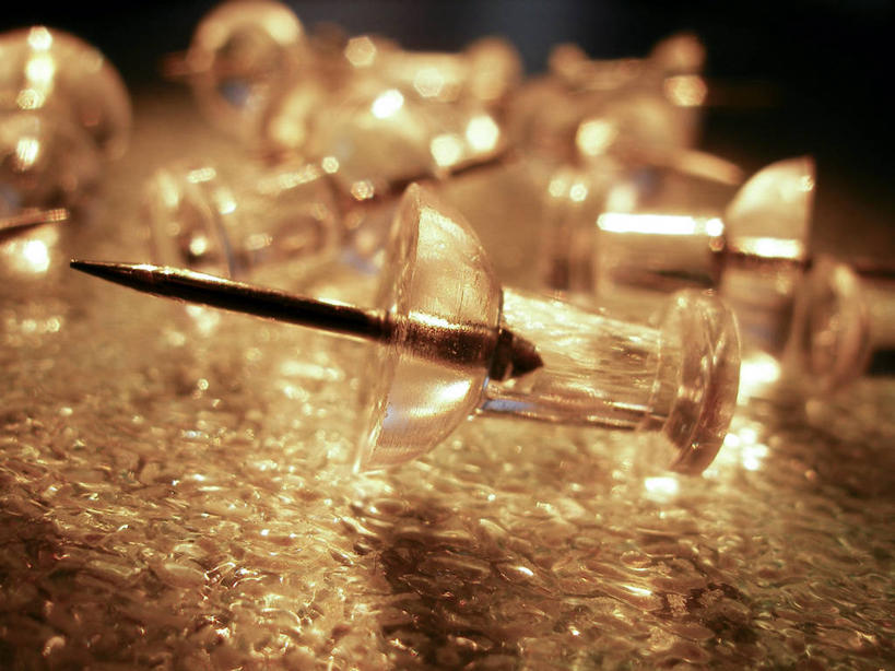 无人,横图,俯视,室内,特写,白天,生活用品,静物,许多,阴影,朦胧,模糊,光线,影子,灯光,办公用品,很多,文具,学习用品,日用品,图钉,文具用品,彩图,高角度拍摄