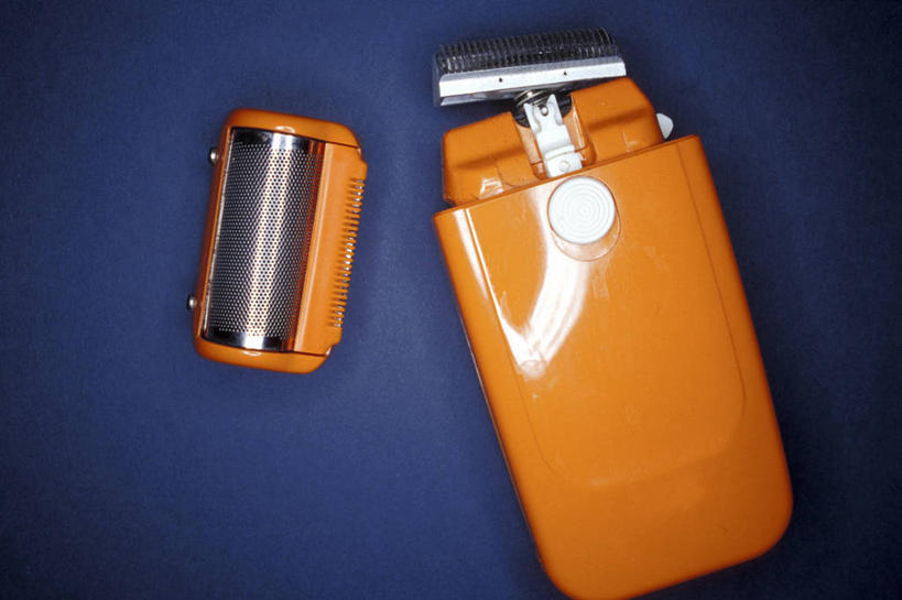 无人,横图,俯视,室内,特写,白天,静物,阴影,蓝色背景,反射,剃须刀,影子,一个,清洁,橙色,护理,摄影,影棚,单个,刮胡刀,家电,家用电器,剃须,电动剃须刀,仪容,仪表,彩图,高角度拍摄,影棚拍摄,拍摄,小家电