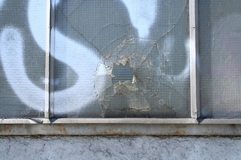 无人,横图,室外,白天,正面,抽象,绘画,窗户,艺术,彩绘,图案,艺术品,古典,破坏,文化,破损,玻璃窗,工艺品,品味,概念,美术,损坏,高雅,美学,图文,彩图,涂鸦