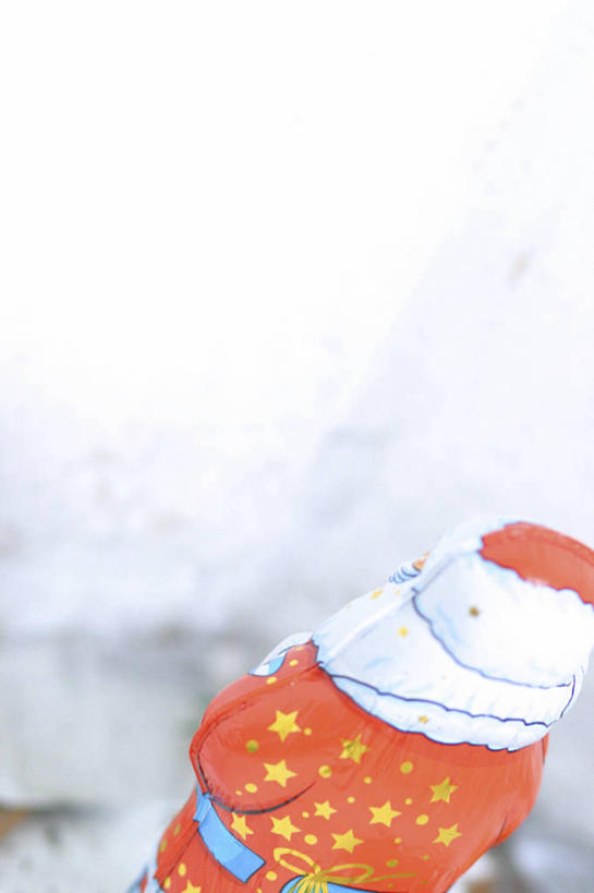 西方人,一个人,无人,站,竖图,俯视,室外,特写,白天,雪,大雪,帽子,雕塑,欧洲,欧洲人,仅一个男性,仅一个人,圣诞老人,阴影,服装,朦胧,模糊,艺术,装饰,光线,雕刻,雕像,影子,积雪,雪景,冬季,冬天,衣服,红色,阳光,工艺品,站着,仅一个老年男性,圣诞帽,寒冷,服饰,纪念,美术,衣着,穿着,主题,圣诞服,陈列,功能,美学,棉帽,严寒,衣饰,老年男性,男人,男性,白种人,站立,半身,彩图,高角度拍摄