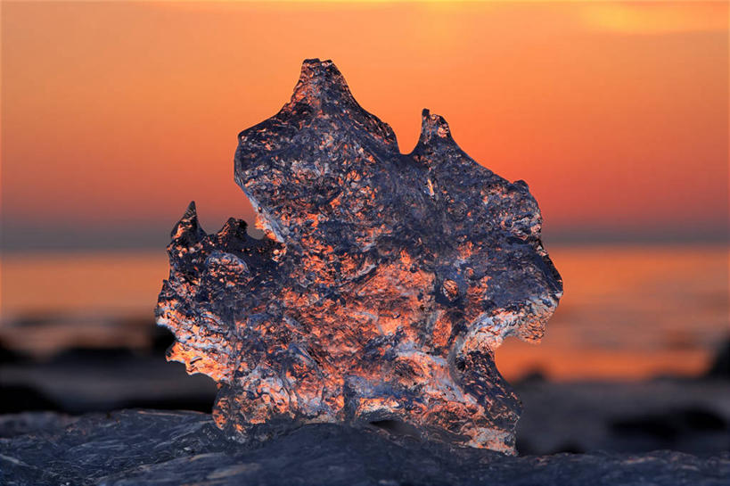 无人,横图,室外,特写,白天,仰视,海浪,海洋,美景,日落,雪,大雪,欧洲,吊挂,悬挂,阴影,朦胧,模糊,清澈,光线,纹路,纹理,影子,冰,积雪,景观,浪花,水平线,晚霞,霞光,雪景,冬季,冬天,落日,辽阔,冰块,冰柱,海平线,挂,阳光,自然,海水,黄昏,广阔,景色,彩霞,寒冷,一望无际,淡水湖,冰冷,自然风光,海景,肌理,严寒,冰凉,酷寒,凛冽,凛凛,极冷,无边无际,一马平川,夕照,薄暮,清亮,博登湖,康斯坦茨湖,大海,风浪,海,海水的波动,近岸浪,涌浪,夕阳,彩图,低角度拍摄,傍晚,水天相接,水天一线,斜阳