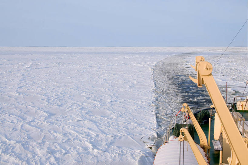 无人,横图,俯视,室外,白天,旅游,度假,北极,美景,雪,大雪,船,纹路,纹理,冰,地平线,积雪,景观,乌云,雪景,云,阴天,云朵,冬季,冬天,辽阔,地面,云彩,娱乐,一个,天空,自然,交通工具,破冰船,浮冰,天,享受,休闲,广阔,景色,放松,寒冷,单个,一望无际,冰冷,昏暗,阴沉,自然风光,载具,延伸,肌理,天地相交,严寒,冰凉,酷寒,凛冽,凛凛,极冷,流冰,浮冰块,北极地区,北极区,北极圈,无边无际,一马平川,彩图,高角度拍摄