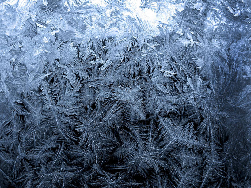 无人,横图,室内,白天,正面,美景,水,窗户,吊挂,悬挂,清澈,透明,纹路,纹理,液体,冰,景观,水滴,冰块,冰柱,挂,玻璃窗,自然,景色,寒冷,冰冷,自然风光,肌理,严寒,冰凉,酷寒,凛冽,凛凛,极冷,通透,清亮,彩图