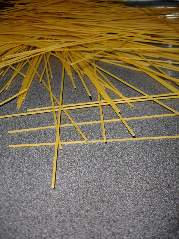 面食,面条,意大利面,无人,竖图,俯视,室内,特写,白天,西餐,厨房,桌面,桌子,许多,面,料理,食品,很多,凌乱,食物,黄色,西式,混乱,意粉,意面,纷乱,缭乱,庞杂,彩图,高角度拍摄,灶间,厨房料理台,料理台