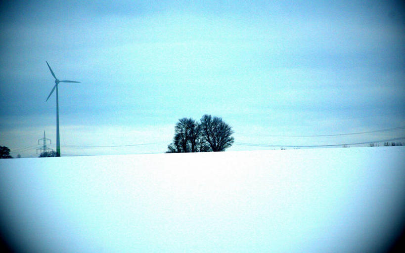 无人,横图,室外,白天,正面,旅游,度假,农业,风能,风力发电机,美景,雪,植物,大雪,风车,阴影,环保,电力,光线,影子,积雪,景观,雪景,云,云朵,冬季,冬天,云彩,娱乐,设备,树,树木,蓝色,绿色,白云,蓝天,天空,阳光,自然,天,享受,休闲,发电,机械,景色,放松,寒冷,工业,生长,能源,晴朗,成长,资源,风力机,自然风光,利用,低碳,严寒,风力发电,风力涡轮机,晴空,彩图