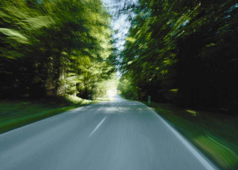 无人,横图,室外,白天,正面,消失点,旅游,度假,草地,草坪,美景,植物,道路,路,公路,德国,欧洲,阴影,朦胧,模糊,光线,影子,景观,分界线,停车线,交通,娱乐,草,树,树木,蓝色,绿色,蓝天,天空,阳光,自然,天,享受,休闲,景色,放松,生长,晴朗,成长,车行道,车行道分界线,西欧,自然风光,标线,车行线,万里无云,德意志联邦共和国,晴空,晴空万里,马路,彩图,没影点,灭点