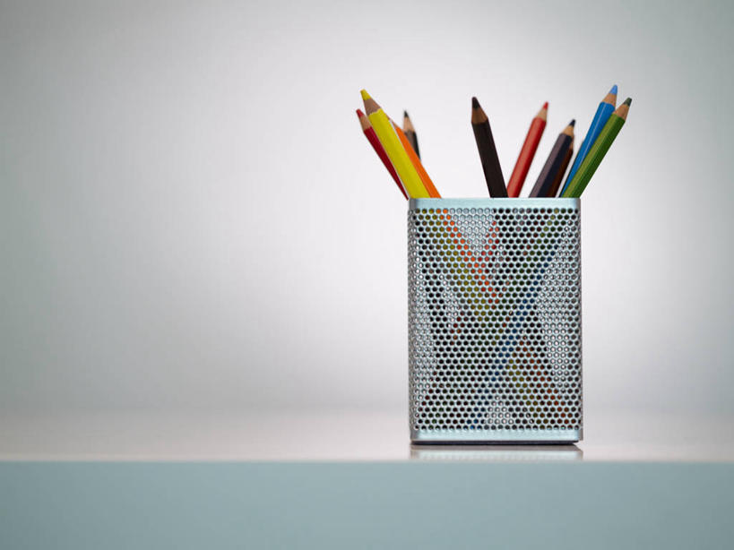 无人,横图,彩色,室内,特写,白天,白色背景,正面,静物,笔筒,许多,阴影,反射,笔,影子,办公用品,很多,文具,一个,铅笔,容器,学习用品,器皿,摄影,影棚,单个,储藏,文具用品,储存,插笔器具,文房用具,彩图,影棚拍摄,拍摄,贮存,彩色铅笔