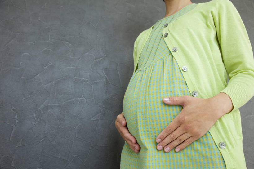 东方人,孕妇,一个人,站,摸,横图,室内,白天,仰视,亚洲,仅一个年轻女性,仅一个女性,仅一个人,抚摸,灰色背景,服装,黄种人,衣服,绿色,站着,怀孕,摄影,服饰,影棚,待产,衣着,孕妇装,穿着,妊娠,准妈妈,孕妇裙,衣饰,年轻女性,女人,女性,亚洲人,产妇,触摸,接触,站立,半身,彩图,低角度拍摄,影棚拍摄,拍摄