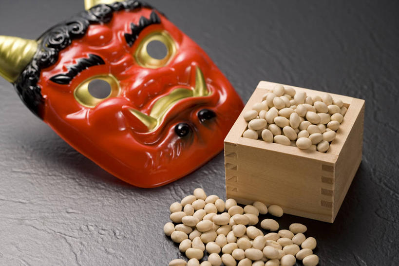 无人,横图,俯视,室内,特写,白天,植物,豆,大豆,蔬菜,一堆,许多,阴影,堆叠,堆积,灰色背景,新鲜,反射,木制,假面具,面具,木盒,影子,豆类,豆子,毛豆,食品,很多,食物,木制品,容器,摄影,有机食品,绿色食品,影棚,储藏,堆,储存,豆科,枝豆,黄豆,彩图,高角度拍摄,影棚拍摄,拍摄,鬼面,鬼形脸谱,贮存