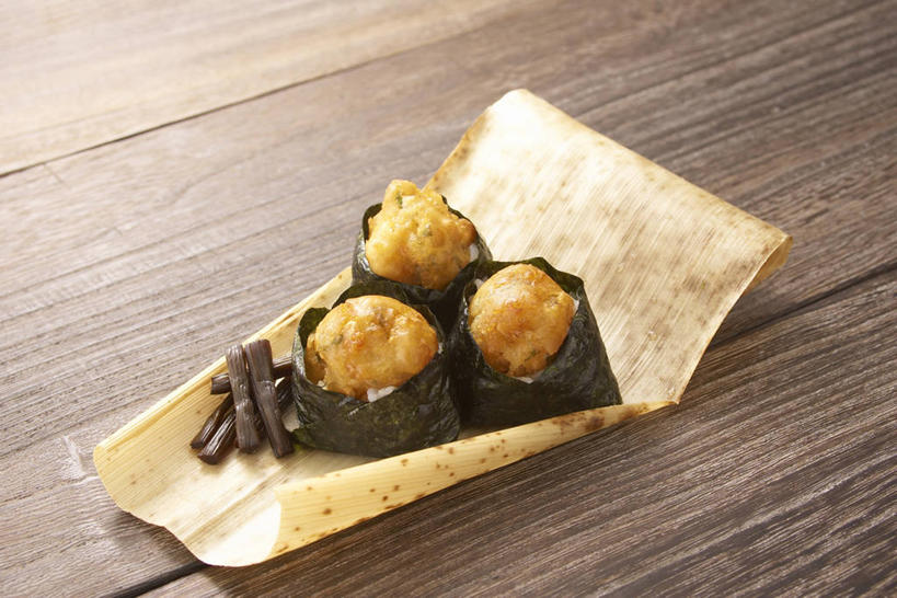 无人,横图,俯视,室内,特写,白天,烹饪,植物,桌面,桌子,叶子,阴影,反射,木制,纹理,影子,木桌,天妇罗,日本料理,料理,食品,绿叶,菜肴,美食,食物,绿色,木制品,日式料理,日式,嫩叶,佳肴,肌理,天麸罗,叶,叶片,叶脉,彩图,高角度拍摄,木桌子