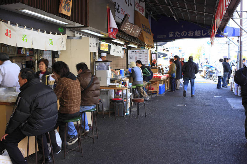 东方人,站,坐,走,横图,室外,白天,正面,购物,度假,消费,美景,城市风光,城市,东京,日本,亚洲,服装,景观,集市,市场,许多人,休闲装,黄种人,娱乐,衣服,天空,天,站着,一群人,享受,休闲,休闲服,景色,放松,金融,服饰,咖啡店,咖啡屋,选购,贸易,东亚,本州,关东地方,本州岛,日本国,东京都,筑地,筑地市场,男人,男性,年轻男性,年轻女性,女人,女性,亚洲人,步行,散步,站立,走路,坐着,半身,彩图,咖啡馆