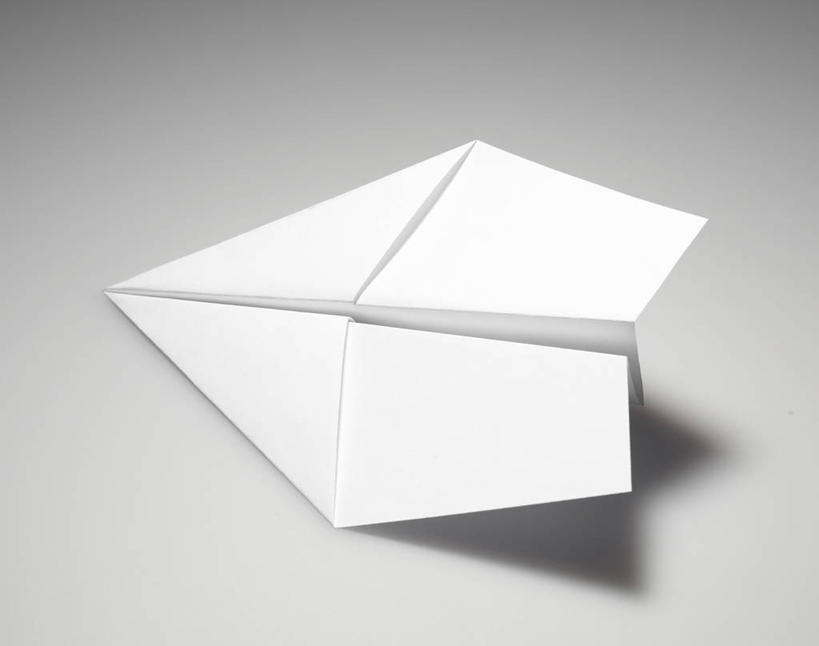 无人,横图,俯视,室内,特写,白天,飞机,静物,阴影,灰色背景,艺术,反射,影子,折纸,纸艺,手工艺品,文化,一个,白色,纸制品,工艺品,摄影,影棚,单个,纸飞机,高雅,工艺折纸,自信心,品位,彩图,高角度拍摄,影棚拍摄,拍摄