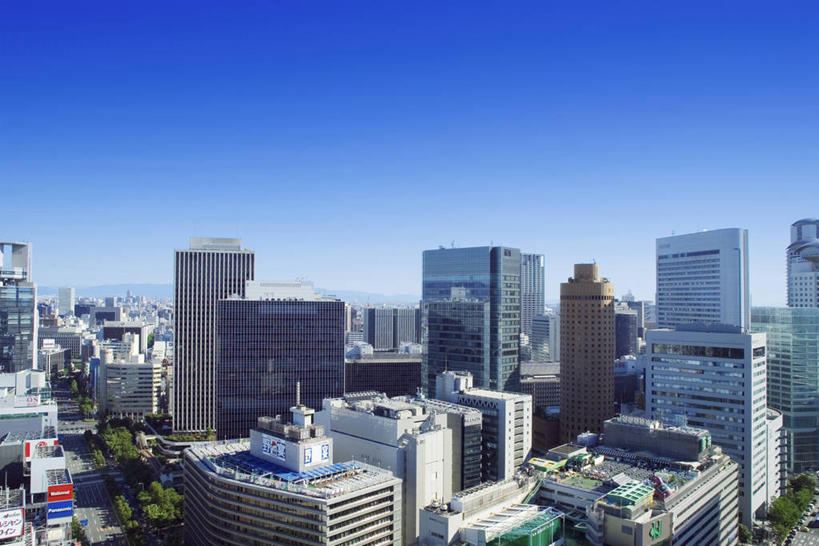 无人,高楼大厦,横图,俯视,航拍,室外,白天,度假,美景,植物,城市风光,城市,大厦,建筑,摩天大楼,日本,亚洲,阴影,光线,影子,景观,建筑群,娱乐,建设,树,树木,蓝色,绿色,蓝天,天空,阳光,自然,天,享受,休闲,景色,放松,大阪,生长,晴朗,成长,鸟瞰,东亚,本州,万里无云,大阪府,本州岛,日本国,近畿地方,近畿,梅田,北区,晴空,晴空万里,彩图,高角度拍摄,大楼,高层建筑,高楼,摩天楼