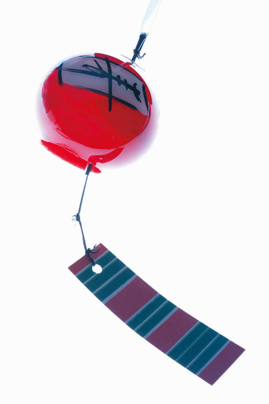 无人,竖图,俯视,室内,特写,白天,白色背景,幸福,运气,静物,风铃,阴影,反射,影子,一个,祈祷,祈福,警示,许愿,摄影,影棚,单个,祈求,吉祥,平和,问候,警惕,思念,想念,玉振,幸运,占风铎,彩图,高角度拍摄,影棚拍摄,拍摄,日式风铃