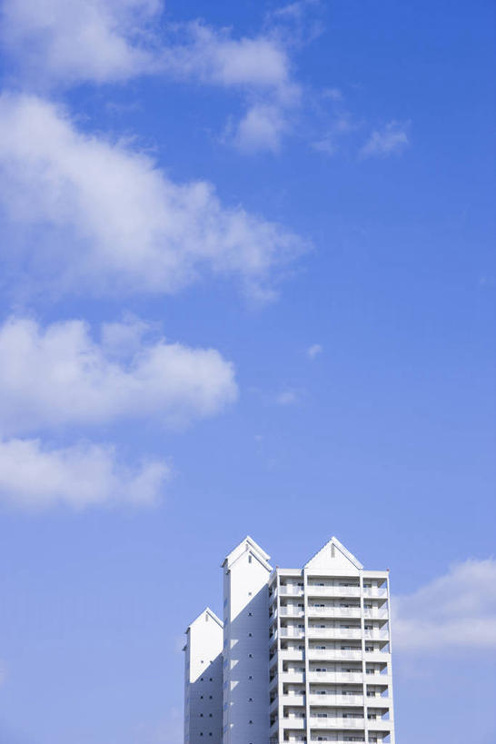 无人,家,竖图,室外,白天,仰视,度假,美景,城市风光,城市,日本,亚洲,阴影,光线,影子,房屋,屋子,景观,云,云朵,公寓,云彩,娱乐,洋房,楼房,住宅,蓝色,白云,蓝天,天空,阳光,天,享受,休闲,景色,放松,晴朗,东亚,本州,本州岛,日本国,近畿地方,近畿,兵库,兵库县,晴空,彩图,低角度拍摄,房子,西宫市