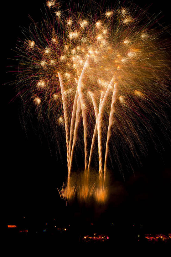 无人,竖图,室外,夜晚,正面,度假,美景,城市风光,城市,烟火,夜景,日本,亚洲,景观,辉煌,娱乐,焰火,享受,休闲,灿烂,橙色,景色,放松,璀璨,礼花,光辉,东亚,本州,茨城,茨城县,关东地方,本州岛,日本国,花炮,礼花炮,绚烂,光耀,烟花,彩图,土浦市