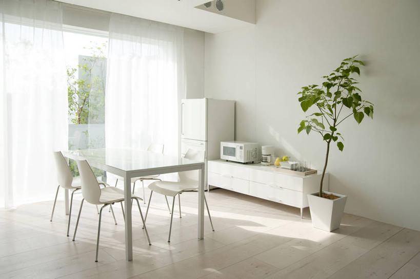 无人,家,横图,室内,白天,正面,烹饪,植物,别墅,餐桌,厨房,窗户,窗帘,家具,落地窗,装修,桌面,桌子,建筑,厨具,椅子,花盆,欧式,装饰,电器,盆栽,陶瓷,冰箱,房屋,木椅,屋子,公寓,盆景,陶瓷制品,豪华,建设,现代,装潢,冷冻,洋房,楼房,冷柜,玻璃窗,住宅,树,树木,绿色,自然,帘子,容器,冷藏柜,室内装潢,遮阳,生长,冷藏,成长,餐台,储藏,华丽,修饰,微波炉,样板房,明亮,点缀,舒适,家电,家居装潢,家用电器,储存,房屋设计,微波,地中海风格,古典风格,简约风格,炊具,室内设计,宽敞,烹饪用具,样板房装潢,衬托,美观,雅致,雅观,保鲜,盆景树,盆栽树,设计,烹调用具,烹调,彩图,房子,灶间,厨房料理台,贮存,小家电,料理台