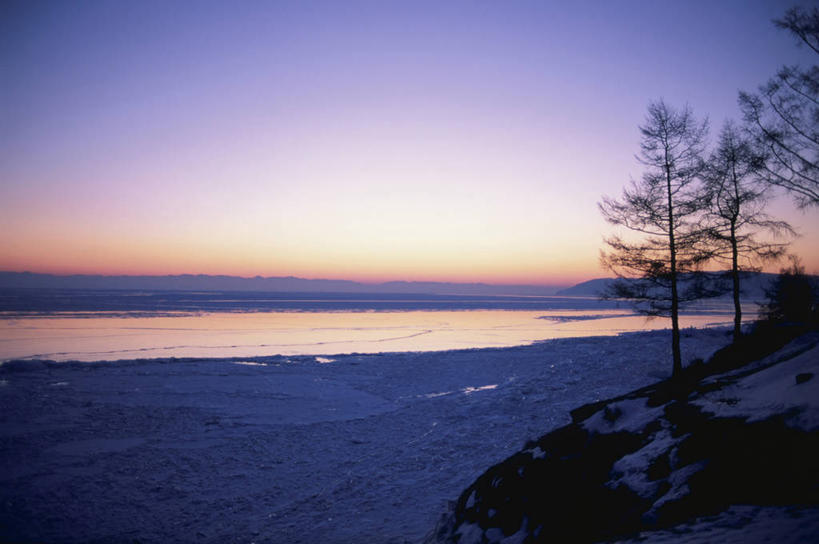 无人,横图,室外,白天,正面,旅游,度假,湖,湖泊,美景,日落,树林,水,植物,欧洲,俄罗斯,亚洲,波纹,湖面,景观,水流,水面,晚霞,霞光,落日,涟漪,娱乐,树,树木,绿色,水纹,天空,自然,黄昏,波浪,湖水,天,享受,休闲,景色,彩霞,放松,生长,成长,自然风光,西伯利亚,水晕,俄联邦,俄罗斯联邦,夕照,薄暮,伊尔库茨克,伊尔库茨克州,东西伯利亚,贝加尔湖,夕阳,彩图,傍晚,斜阳