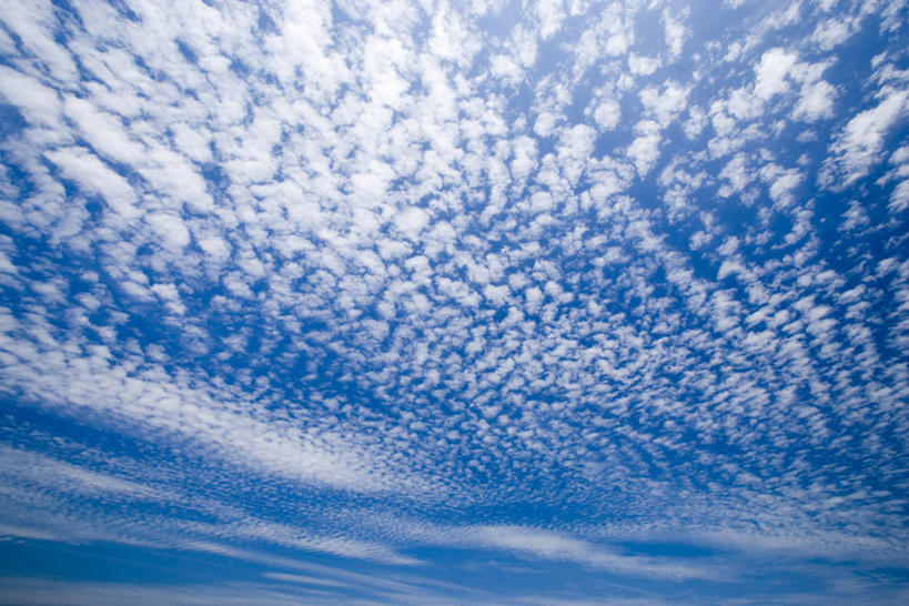 无人,横图,室外,特写,白天,仰视,美景,阴影,光线,纹路,纹理,影子,景观,云,云朵,云彩,蓝色,白云,蓝天,天空,阳光,自然,天,景色,晴朗,自然风光,肌理,卷积云,晴空,彩图,低角度拍摄