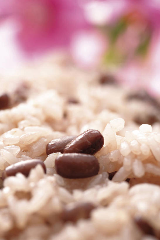 米饭,无人,竖图,俯视,室内,特写,白天,烹饪,植物,豆,蔬菜,阴影,朦胧,模糊,新鲜,反射,影子,豆类,豆子,红豆,日本料理,料理,食品,饭,菜肴,美食,食物,日式料理,日式,佳肴,有机食品,绿色食品,五谷,赤豆,豆科,红小豆,彩图,高角度拍摄