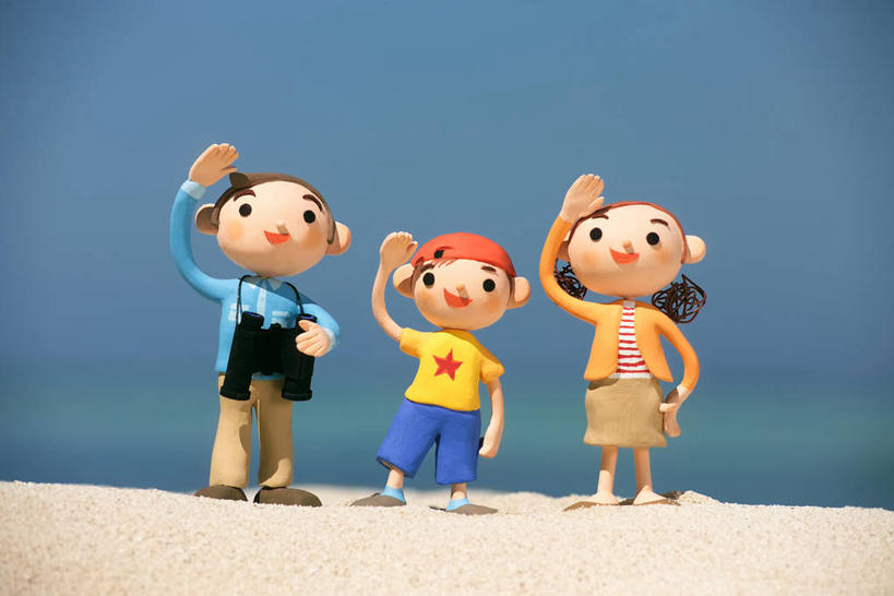 东方人,儿童,无人,三个人,家庭,夫妻,母亲,父亲,儿子,站,举,横图,室外,白天,正面,爱情,纯洁,仪器,科技,海浪,海洋,沙滩,雕塑,亚洲,一排,眺望,阴影,服装,检查,研究,艺术,整齐,装饰,反射,分析,光线,科学,雕刻,雕像,沙子,望远镜,影子,海岸,浪花,沙地,浪漫,注视,休闲装,黄种人,排列,小孩,衣服,阳光,海水,工艺品,观察,看,托,站着,休闲,温暖,温馨,父子,母子,三口之家,一家人,休闲服,恩爱,父爱,可爱,母爱,清晰,探索,童年,童趣,恋人,服饰,放大,观看,纪念,仔细,美术,和睦,科研,察看,科学技术,瞭望,聚焦,队列,关注,主题,陈列,海景,童真,烂漫,无邪,远视镜,瞭望镜,功能,美学,光学,清楚,双筒镜,双筒望远镜,三尊,天真,男孩,男人,男性,年轻男性,年轻女性,女人,女性,亚洲人,孩子,年轻人,夫妇,情侣,大海,风浪,海,海水的波动,海滩,近岸浪,涌浪,举起,举手,举着,向上举,向上伸,向上托,站立,彩图,全身,伴侣,融洽,光学仪器,千里镜,男生