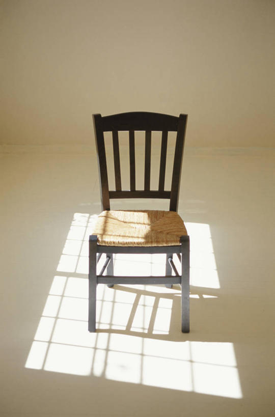 无人,竖图,俯视,室内,白天,静物,椅子,一把,阴影,反射,木制,影子,木椅,木制品,彩图,高角度拍摄