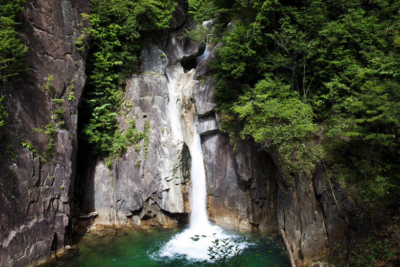 无人,横图,室外,白天,正面,旅游,度假,石头,美景,瀑布,森林,山,山脉,树林,水,植物,长野县,日本,亚洲,阴影,飞溅,溅,光线,石子,液体,影子,景观,山峰,水滴,山峦,娱乐,水珠,树,树木,绿色,阳光,自然,群山,享受,休闲,景色,放松,生长,成长,喷洒,自然风光,东亚,本州,本州岛,日本国,中部地方,长野,跌水,石块,岩石,彩图,木曾郡,南木曾町