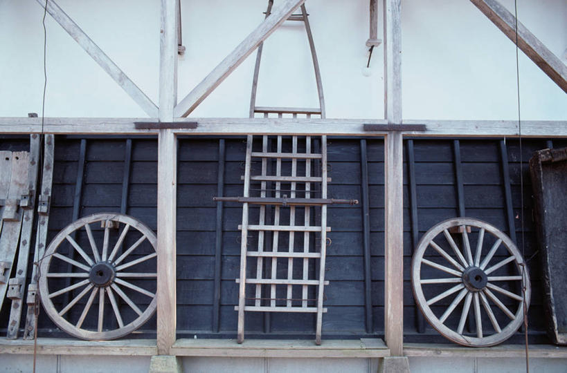 无人,家,横图,室内,白天,正面,阴影,反射,木制,轮子,影子,房屋,墙,屋子,楼房,墙壁,墙面,住宅,木制品,彩图,房子