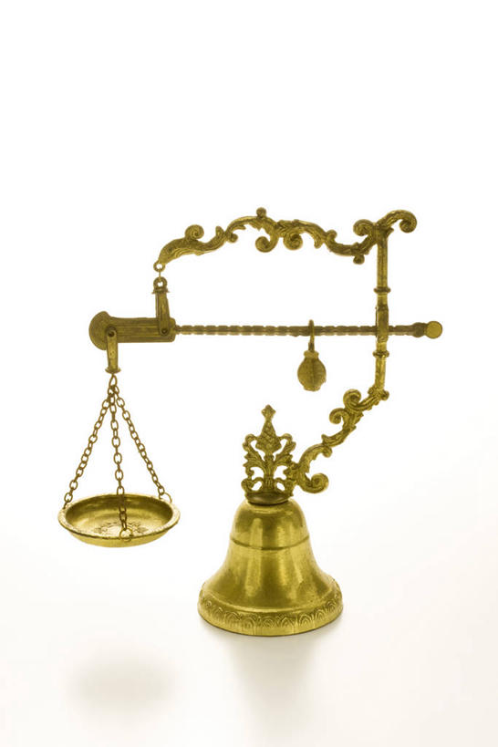 无人,竖图,室内,特写,白天,白色背景,正面,实验,仪器,静物,天平,金属制品,阴影,研究,反射,分析,化学,测试,金属,影子,一个,平衡,摄影,影棚,单个,衡量,计量,试验耗材,实验用品,秤,天平称,天平秤,彩图,影棚拍摄,拍摄