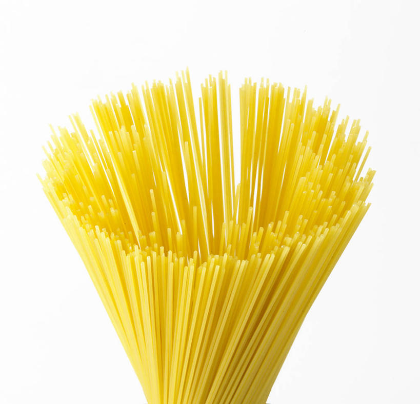 面食,面条,意大利面,无人,横图,室内,特写,白天,白色背景,正面,西餐,许多,面,料理,食品,很多,食物,黄色,西式,摄影,影棚,意粉,意面,彩图,影棚拍摄,拍摄