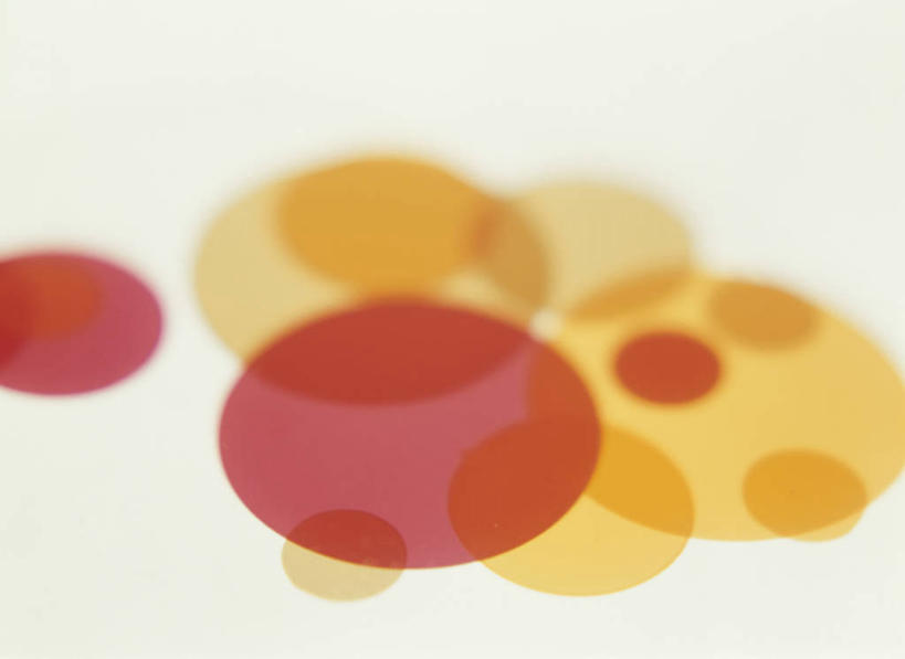 无人,横图,室内,特写,白天,白色背景,正面,静物,阴影,朦胧,模糊,反射,圆形,包装,包装纸,图形,影子,圆,纸,纸张,几何,黄色,红色,摄影,影棚,包装材料,数学,彩图,影棚拍摄,拍摄,几何图形,玻璃纸,平面图形