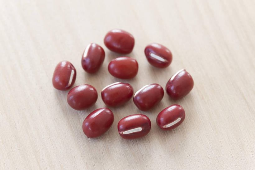 无人,横图,俯视,室内,特写,白天,植物,豆,蔬菜,许多,阴影,朦胧,模糊,新鲜,反射,影子,豆类,豆子,红豆,食品,很多,食物,排列,有机食品,绿色食品,赤豆,豆科,红小豆,摆列,彩图,高角度拍摄,布列,分列,小豆