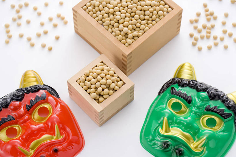 无人,横图,俯视,室内,特写,白天,白色背景,植物,豆,大豆,蔬菜,一堆,许多,阴影,堆叠,堆积,新鲜,反射,木制,假面具,面具,木盒,影子,豆类,豆子,毛豆,食品,很多,食物,两个,红色,绿色,木制品,容器,摄影,有机食品,绿色食品,影棚,储藏,堆,储存,豆科,枝豆,黄豆,彩图,高角度拍摄,影棚拍摄,拍摄,鬼面,鬼形脸谱,贮存