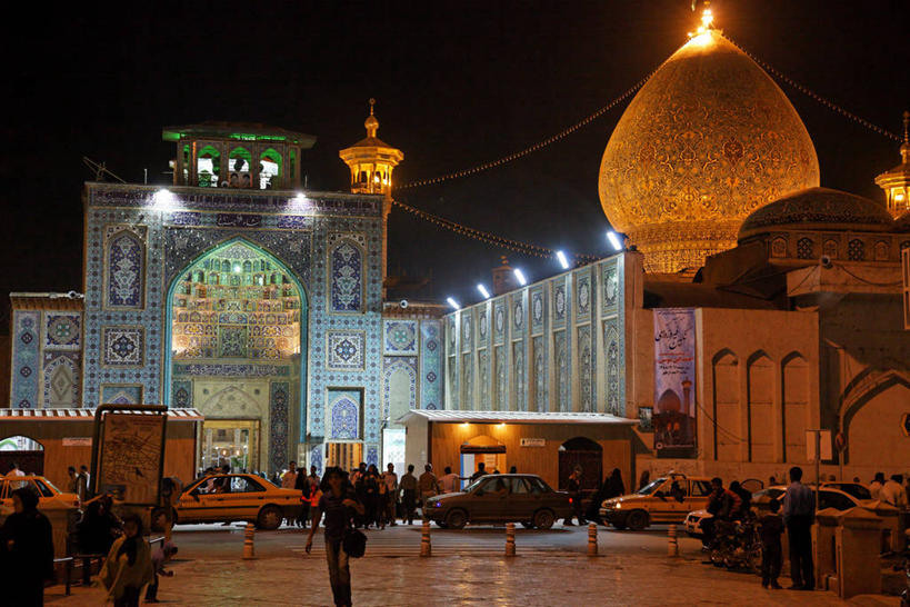 无人,横图,室外,夜晚,正面,旅游,度假,标志建筑,地标,建筑,伊朗,亚洲,阴影,节日,光线,影子,灯光,文化,娱乐,建设,祈祷,享受,休闲,健康,旅游胜地,放松,许愿,宗教,信仰,纪念,祈求,伊斯兰教,清真寺,西亚,省会,伊朗伊斯兰共和国,法尔斯,法尔斯省,设拉子,平安,彩图,摄政清真寺